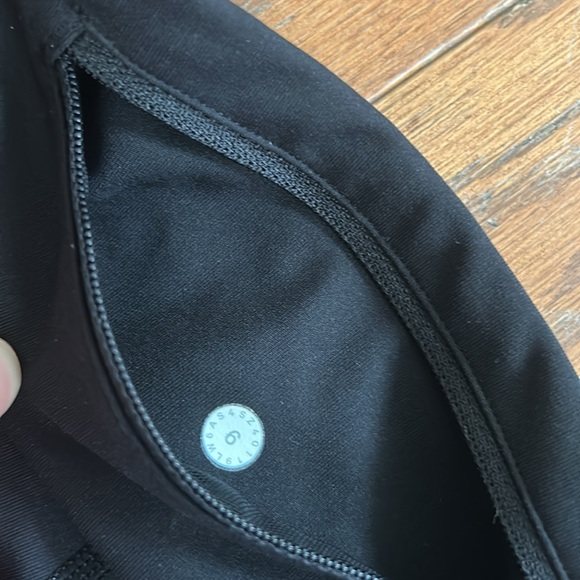 Lululemon high-rise crop leggings - Picture 3 of 3